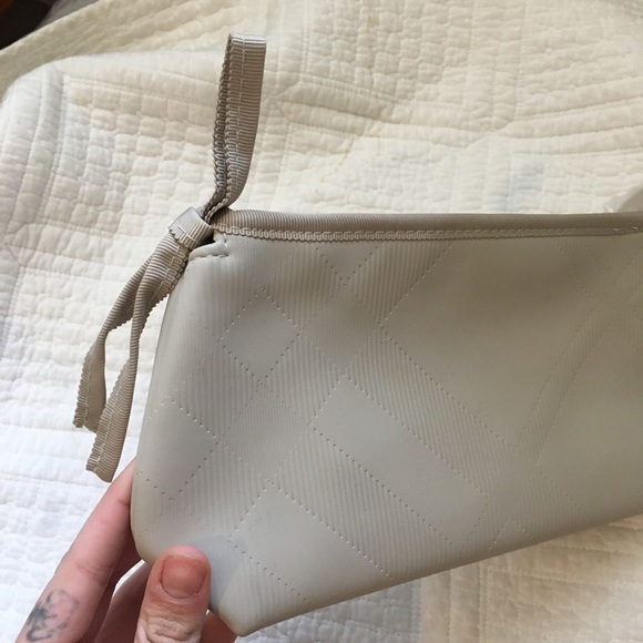NWOT Burberry Cosmetic Case / Pouch 100% AUTHENTIC - Picture 2 of 11